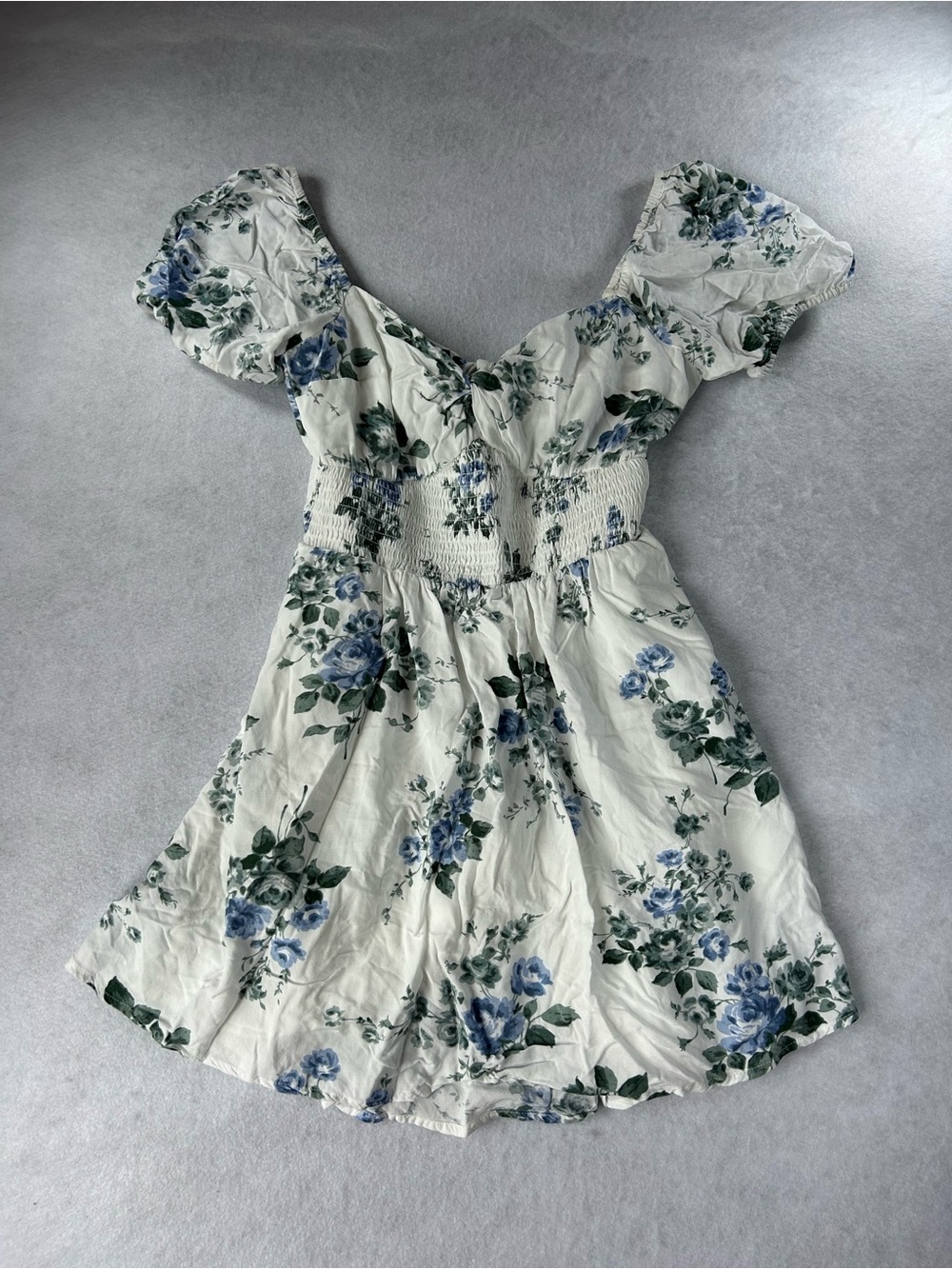 Hollister Puff Sleeve Smocked Back Floral Romper Medium Beachy